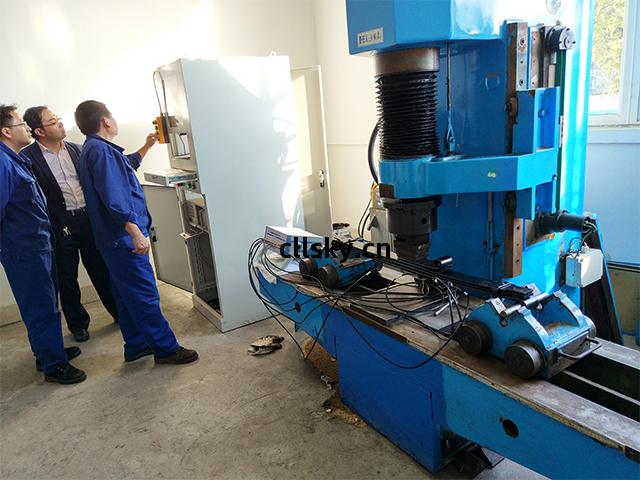 汽(qi)車(che)板簧(huang)疲(pi)勞試驗(yan)的動(dong)態測(ce)量