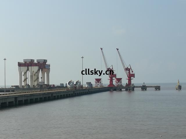 無(wu)線動態(tai)應變(bian)儀(yi)在(zai)塔(ta)吊(diao)機上(shang)的(de)應用(yong)